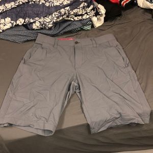 Men’s Under Armour grey stretch khaki shorts